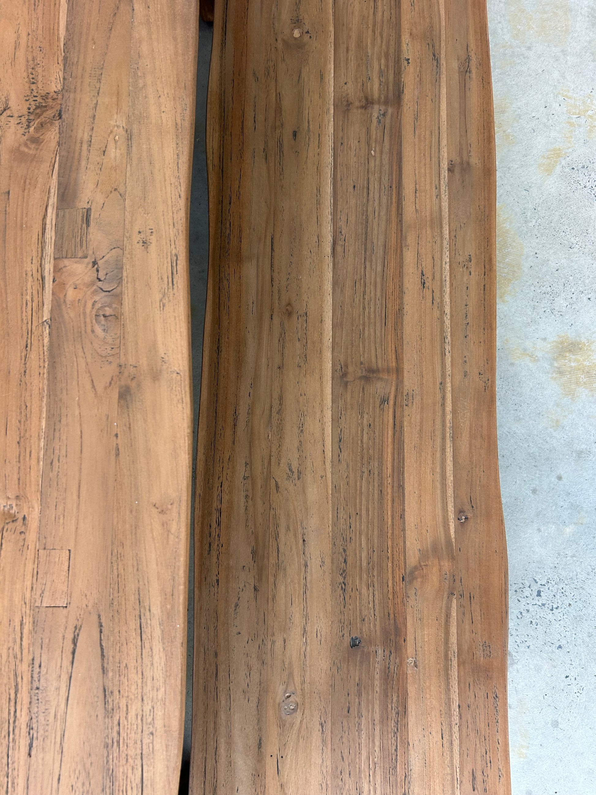 live edge detail on wooden bench seat