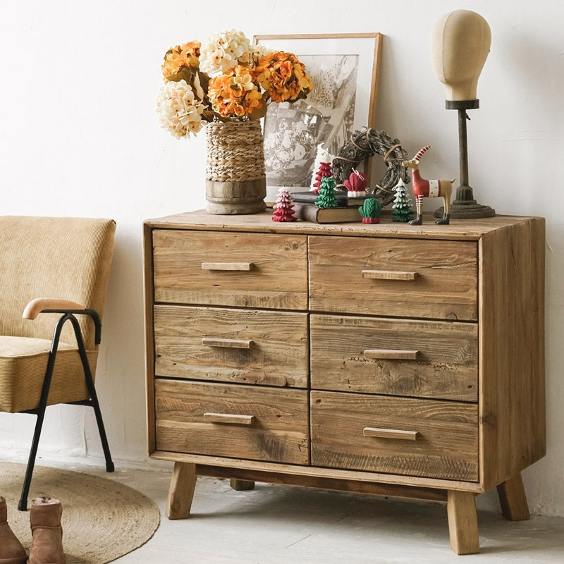 Wooden chest of drawers